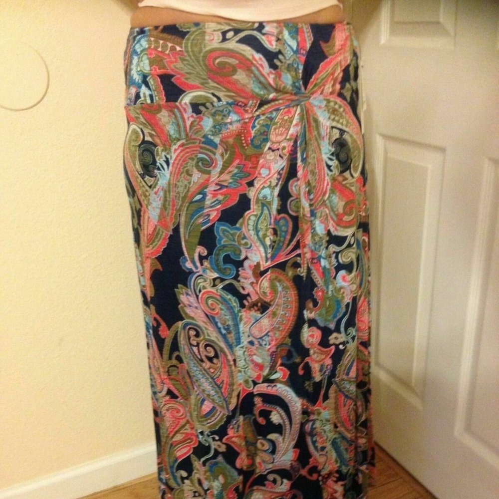 NWT! Lily from Stein Mart ~ Long Multi-color Paisley Pattern Lined Skirt ~Size S